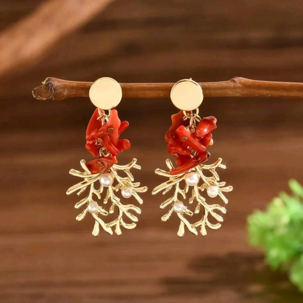 Red Necklace with Gold Accents Set - Picture 15 of 16